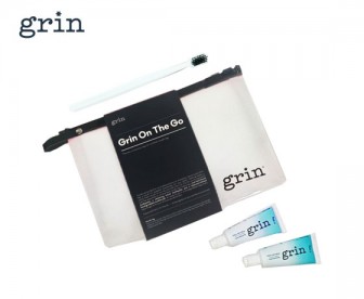 Grin 旅行便携套装(旅行袋 1个+成人牙刷 1支+ 全效护龈牙膏20克x2支) Grin 旅行便携套装(旅行袋 1个+成人牙刷 1支+ 全效护龈牙膏20克x2支)